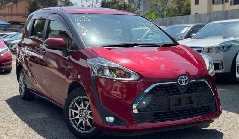 
								Toyota Sienta full									
