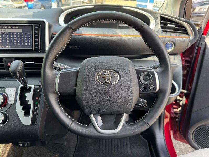 
								Toyota Sienta full									