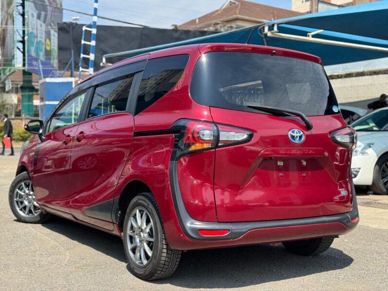 
								Toyota Sienta full									