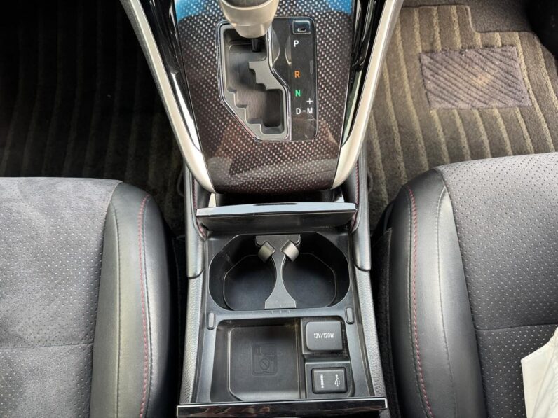 
								Toyota Harrier(turbo 4wd) full									