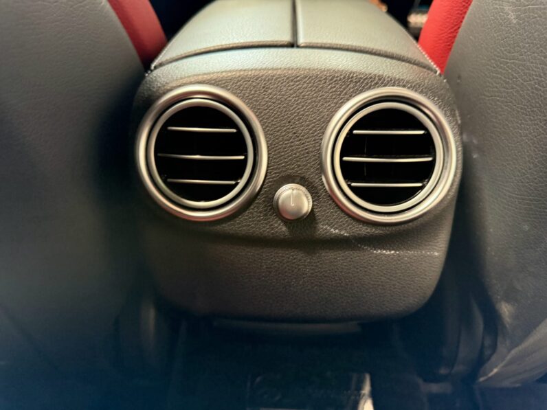 
								Mercedes Benz C200 full									