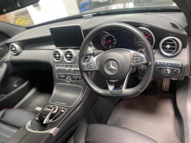 
								Mercedes Benz C200 full									