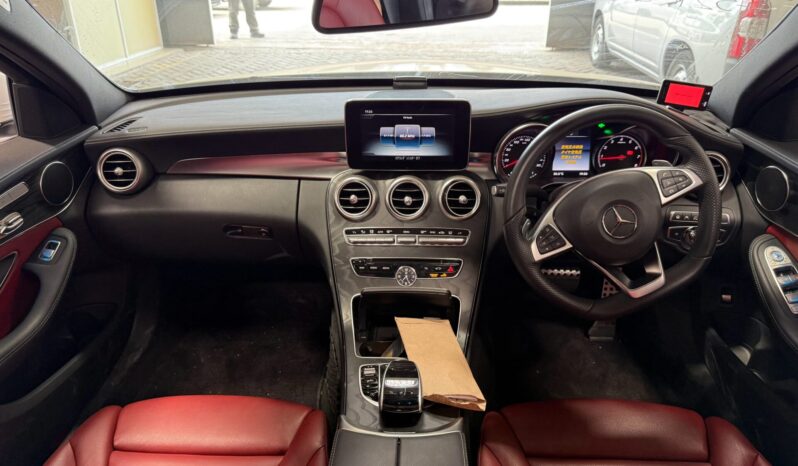 
								Mercedes Benz C200 full									