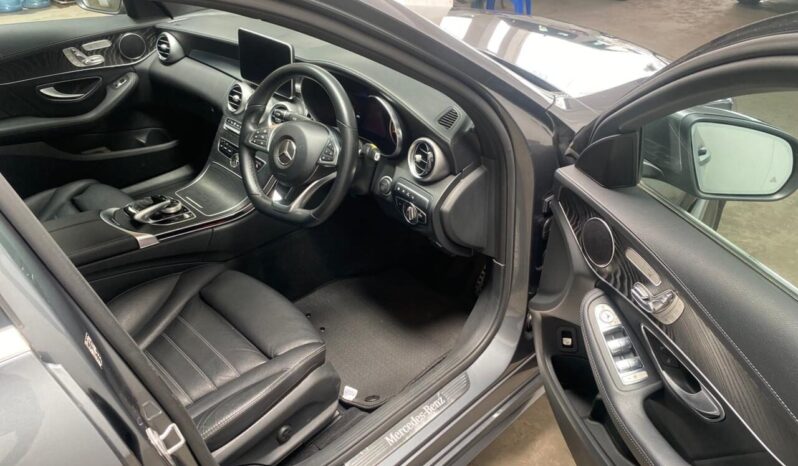 
								Mercedes Benz C200 full									