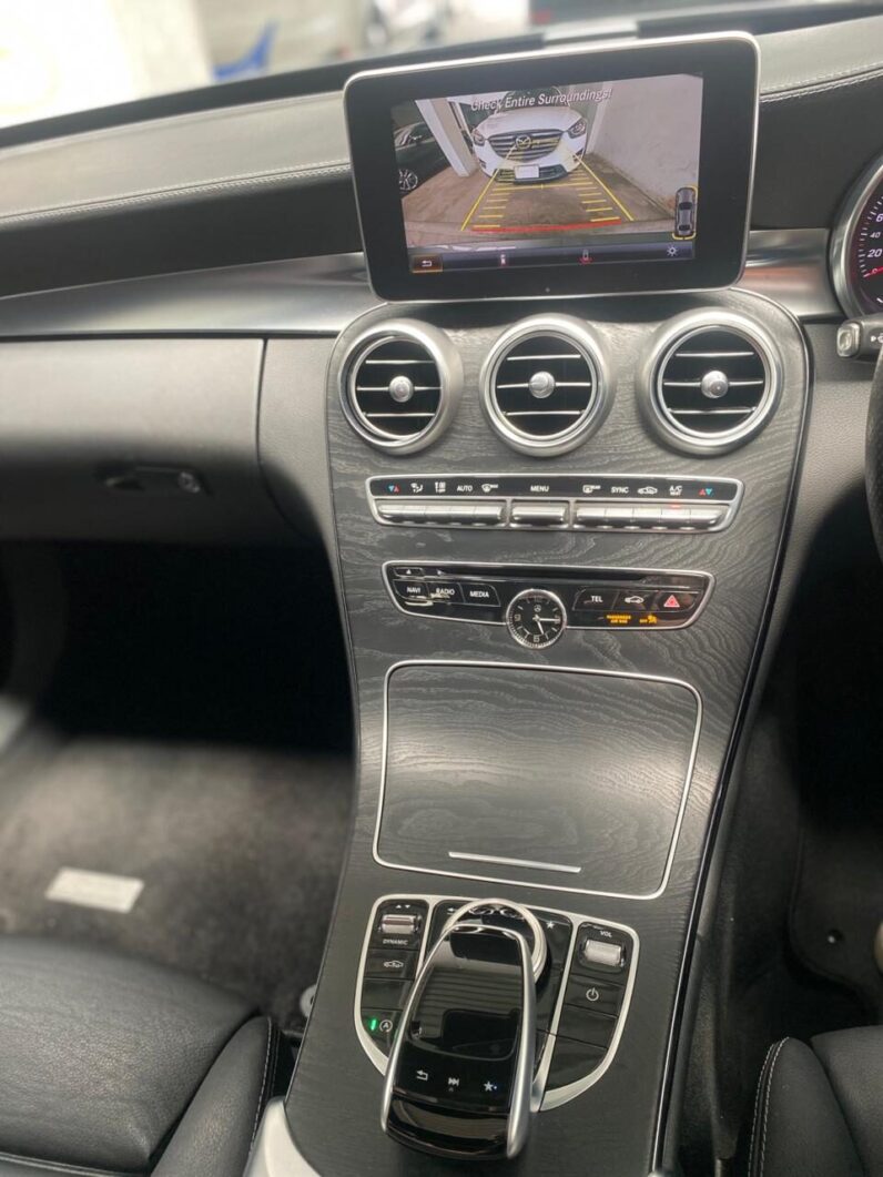 
								Mercedes Benz C200 full									