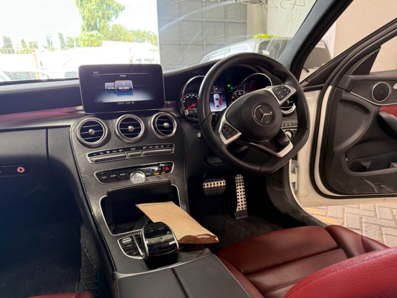 
								Mercedes Benz C200 full									