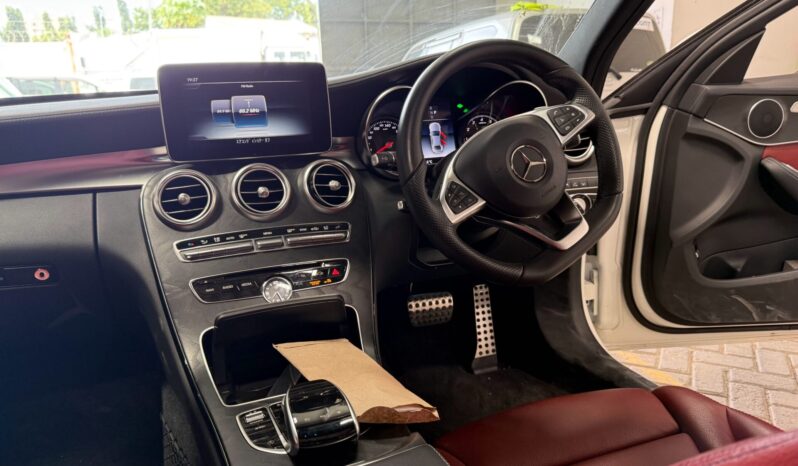 
								Mercedes Benz C200 full									