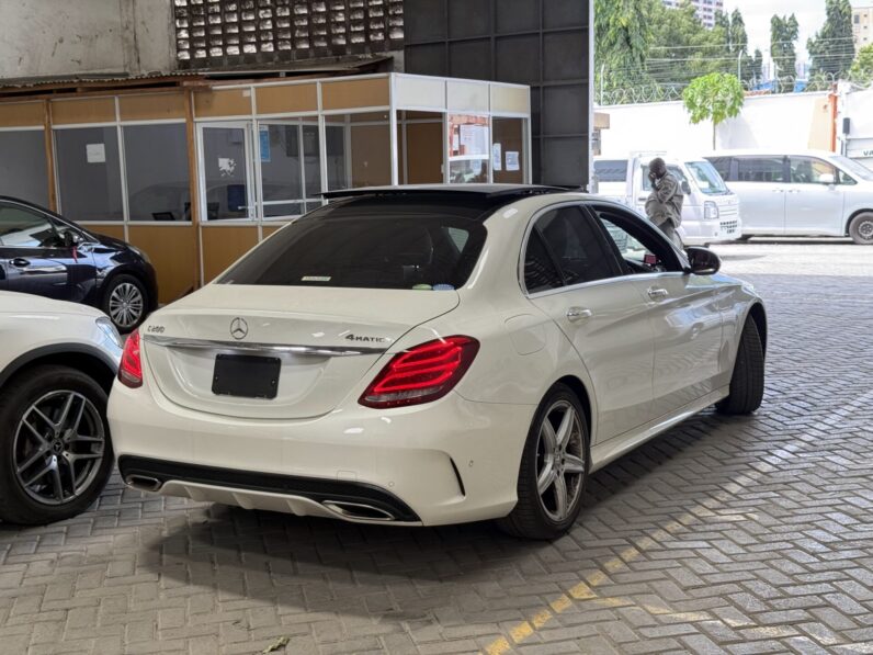 
								Mercedes Benz C200 full									