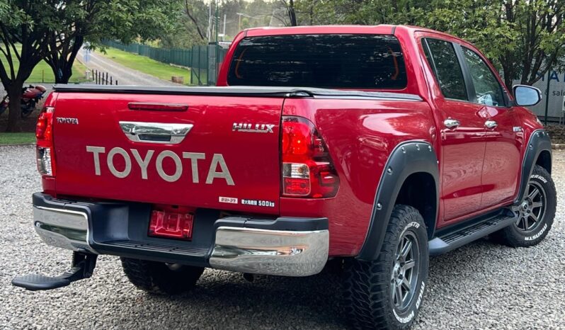 
								Toyota Hilux full									