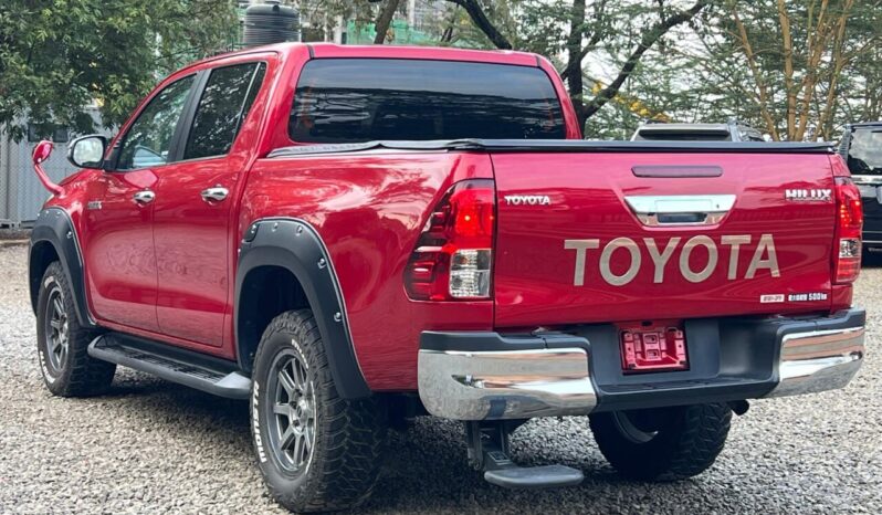 
								Toyota Hilux full									