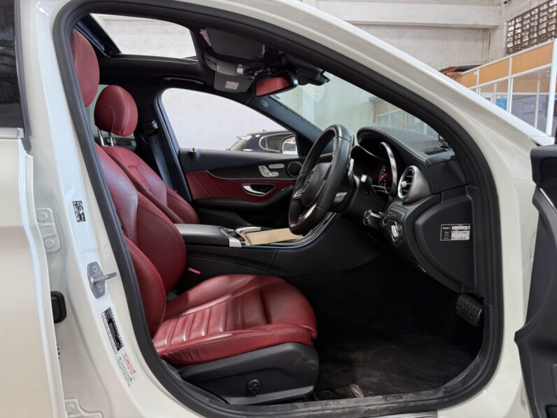 
								Mercedes Benz C200 full									