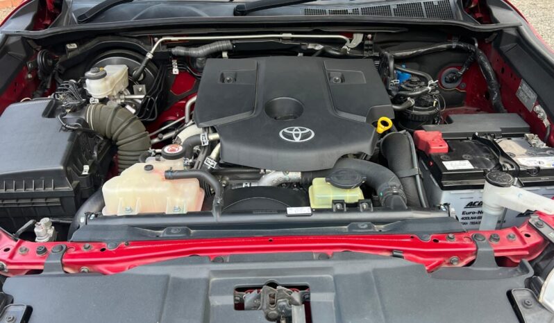 
								Toyota Hilux full									
