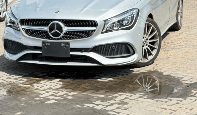 
								Mercedes Benz CLA 180 full									