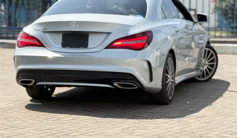 
								Mercedes Benz CLA 180 full									