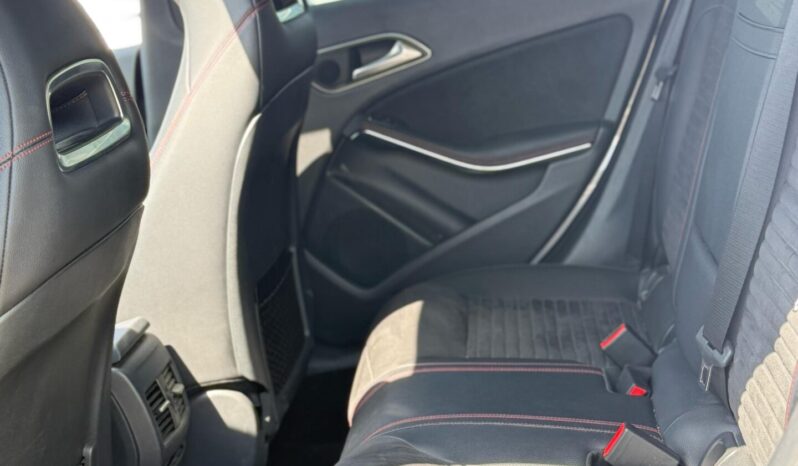 
								Mercedes Benz CLA 180 full									