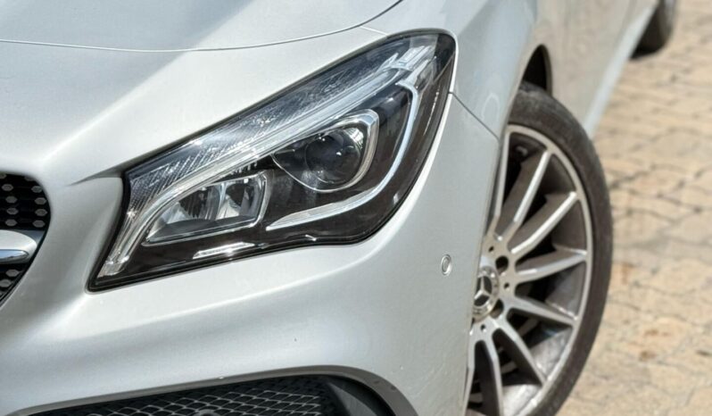 
								Mercedes Benz CLA 180 full									