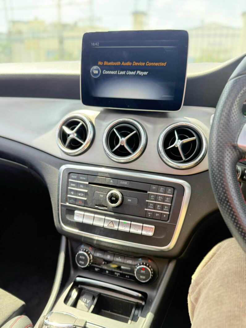 
								Mercedes Benz CLA 180 full									
