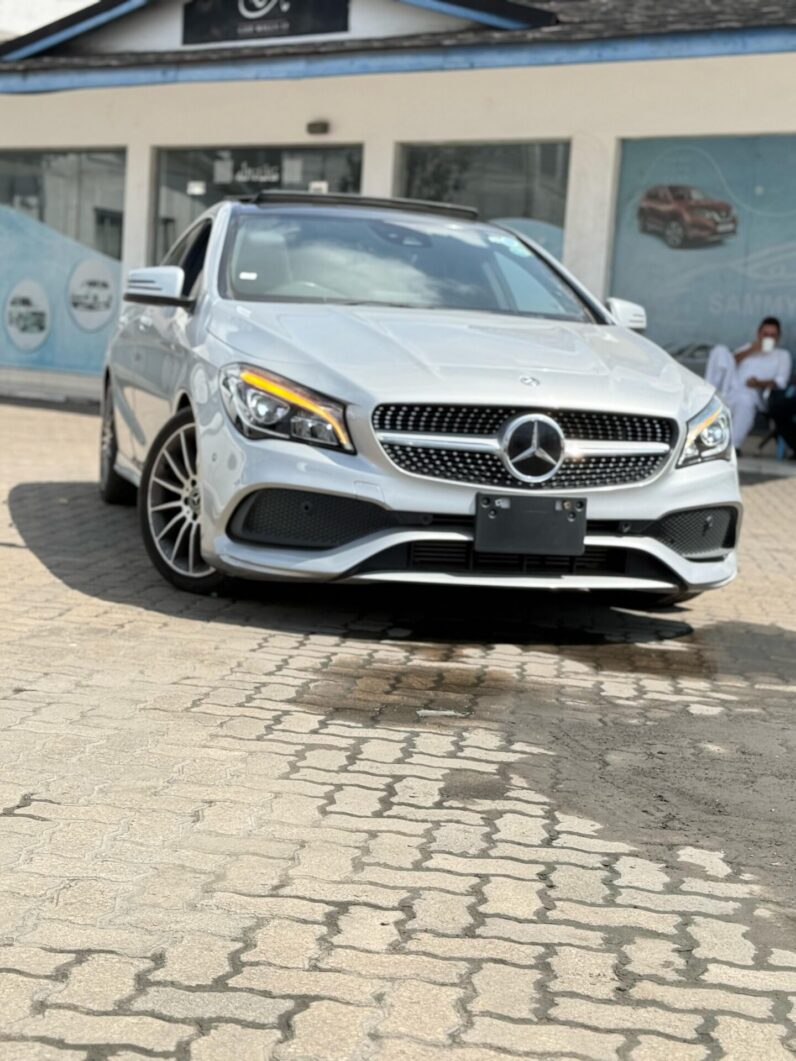 
								Mercedes Benz CLA 180 full									