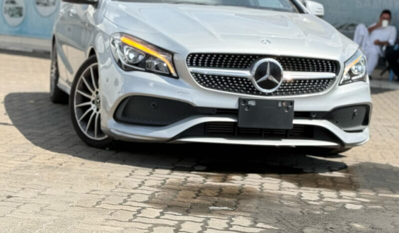 
								Mercedes Benz CLA 180 full									