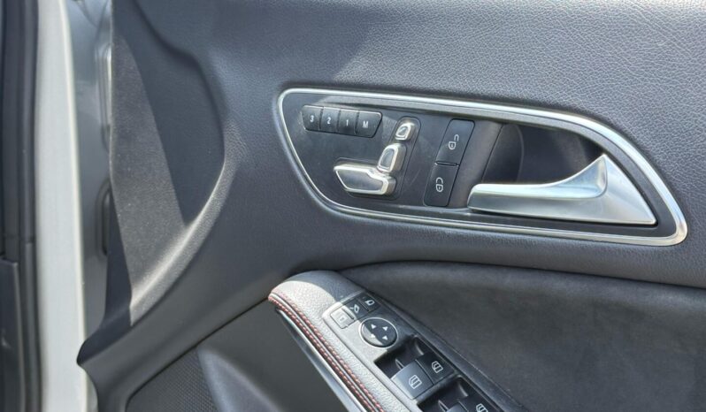 
								Mercedes Benz CLA 180 full									