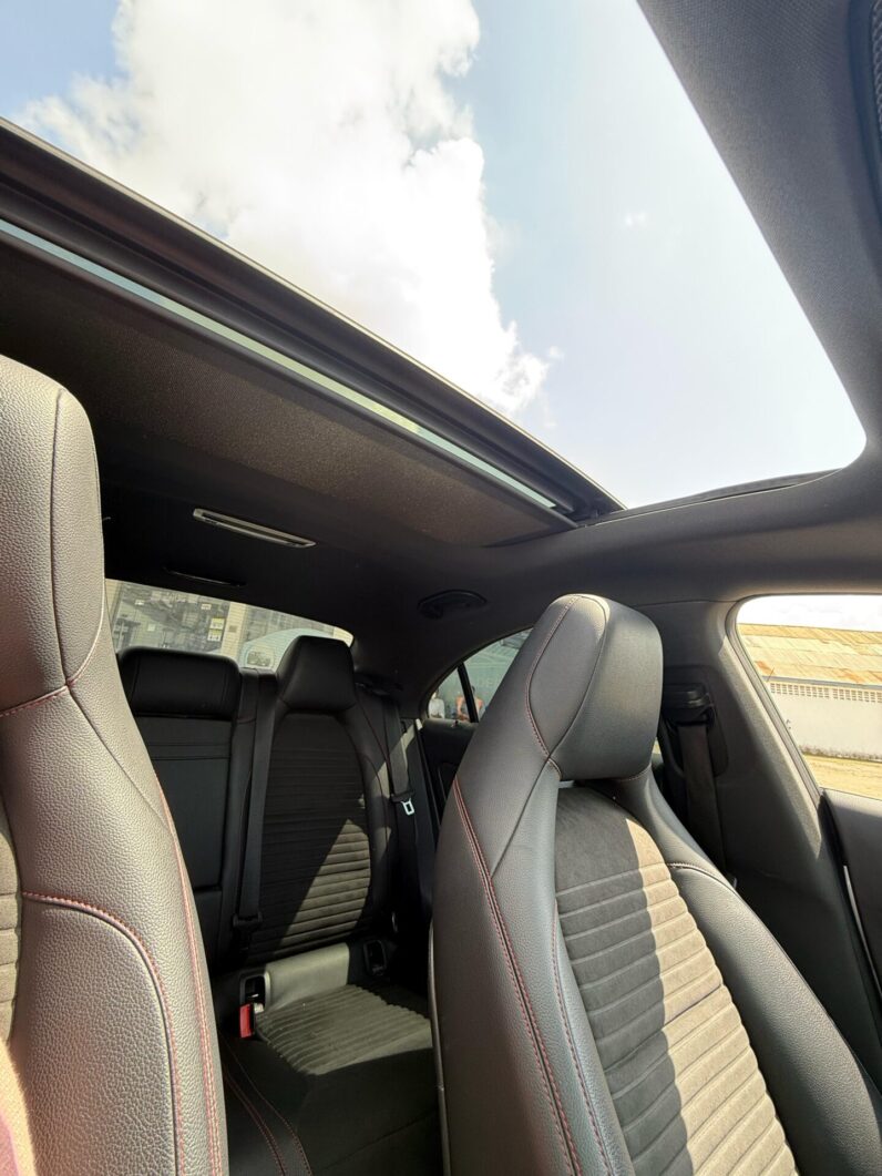 
								Mercedes Benz CLA 180 full									