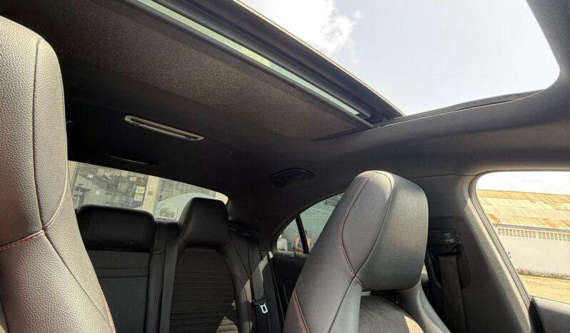 
								Mercedes Benz CLA 180 full									