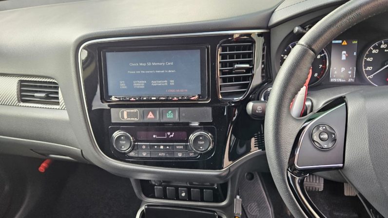 
								Mitsubishi Outlander full									