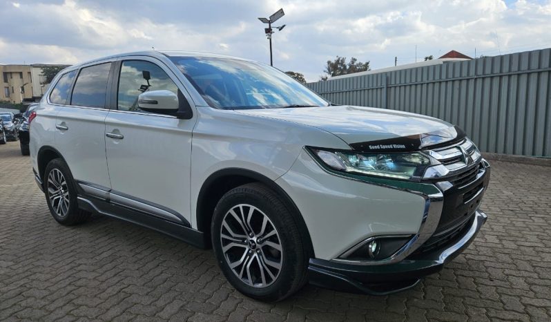 
								Mitsubishi Outlander full									