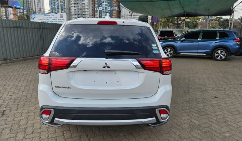
								Mitsubishi Outlander full									