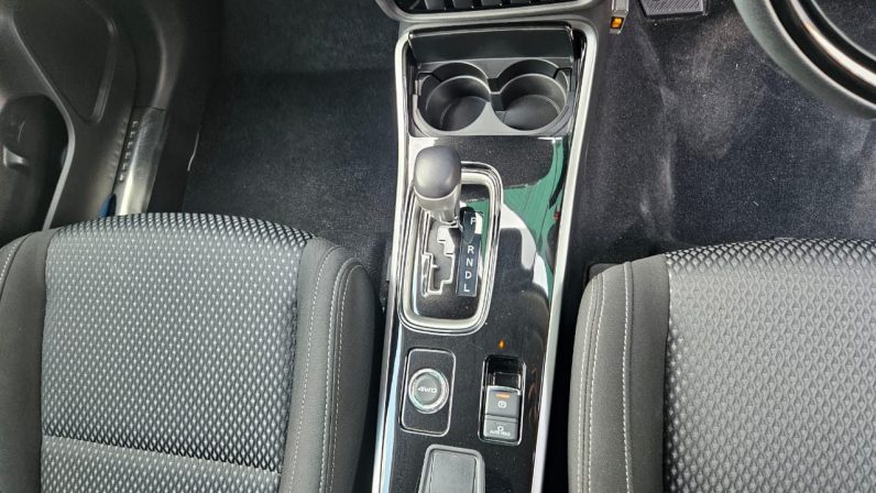 
								Mitsubishi Outlander full									