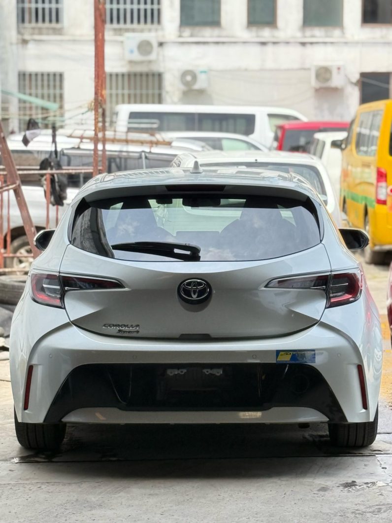 
								Toyota Corolla sport full									