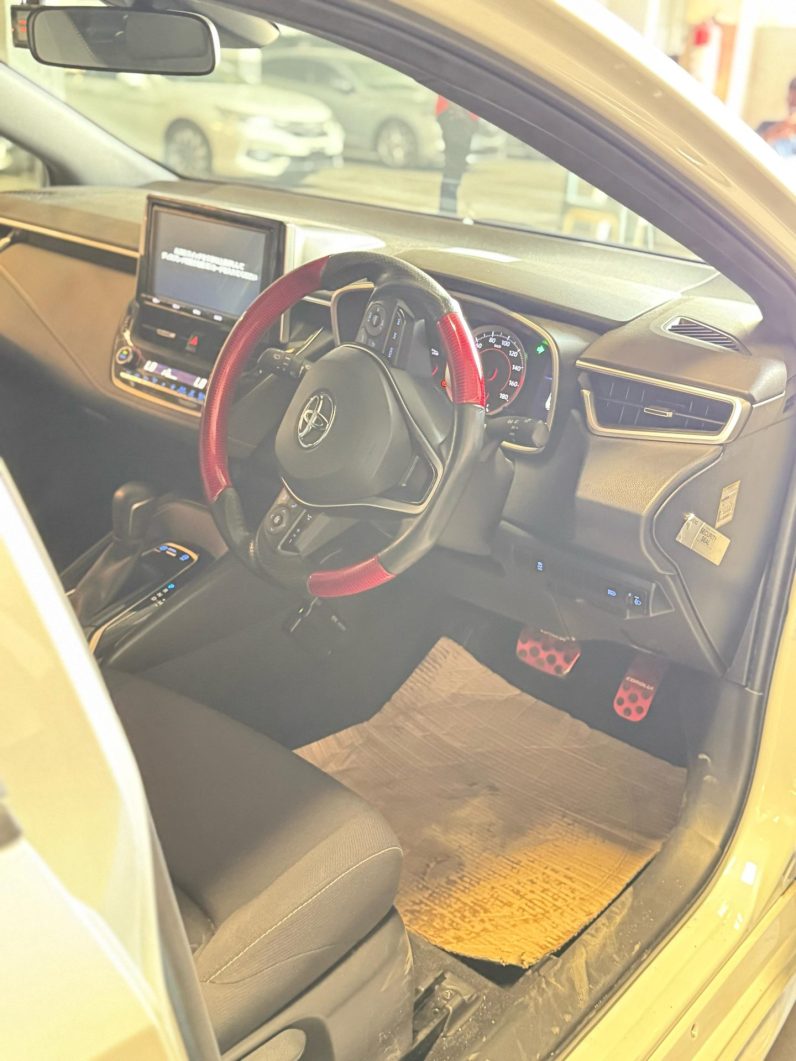 
								Toyota Corolla sport full									