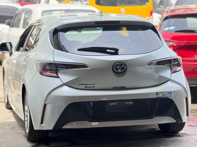 
								Toyota Corolla sport full									