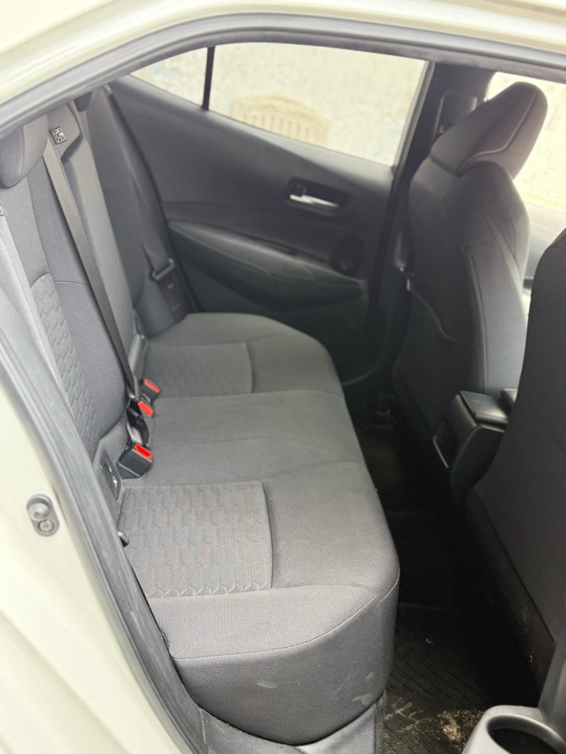 
								Toyota Corolla sport full									