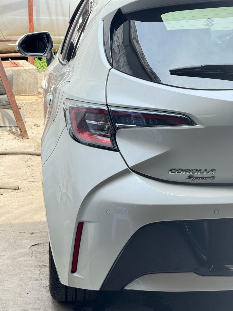 
								Toyota Corolla sport full									