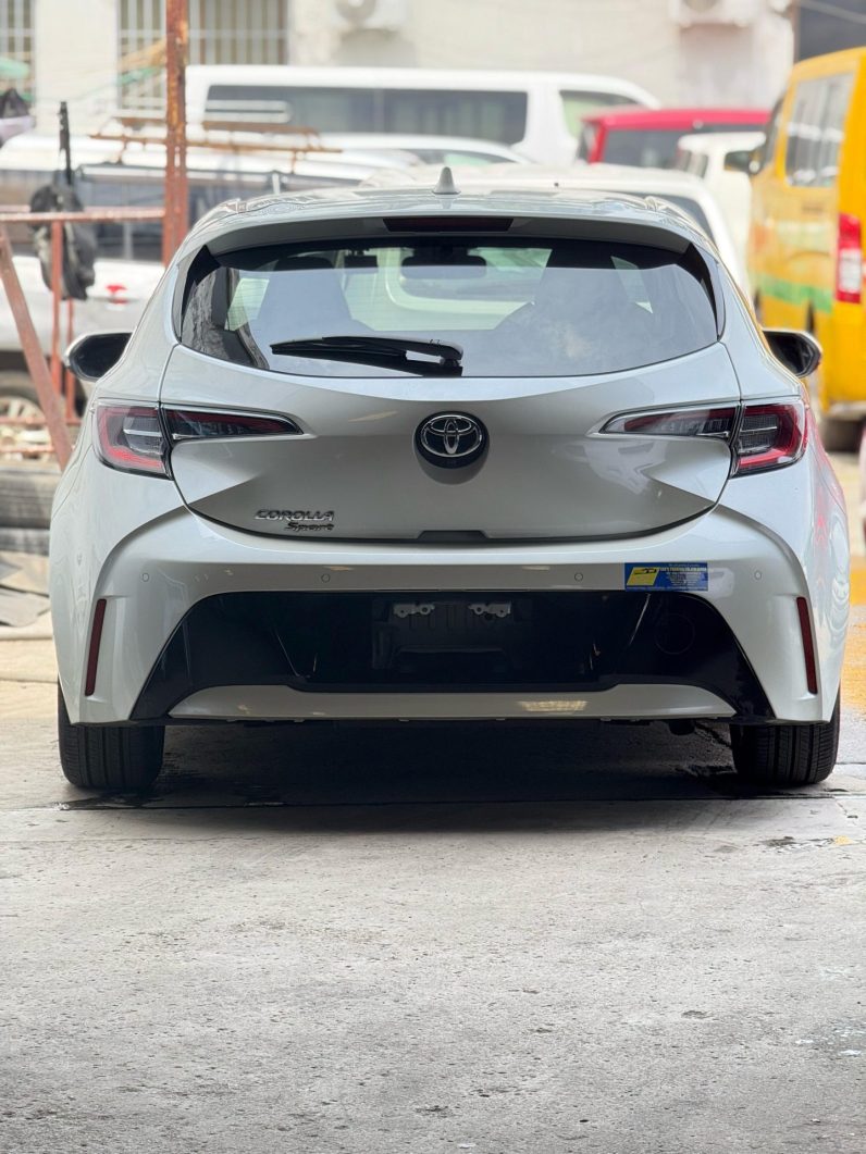 
								Toyota Corolla sport full									