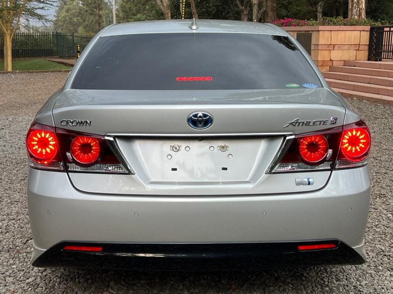 
								Toyota Crown full									