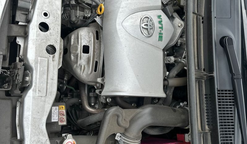 
								Toyota Sienta full									