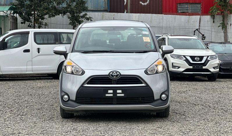
								Toyota Sienta full									