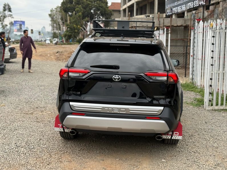 
								Toyota Rav4 full									