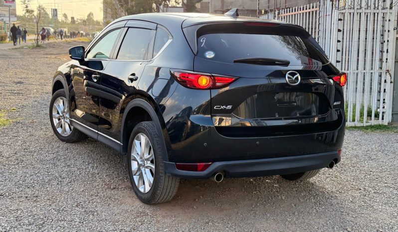 
								Mazda CX-5 full									
