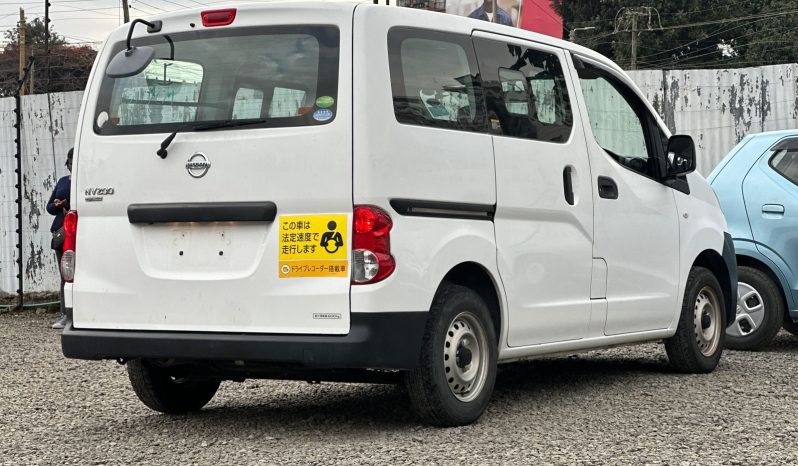 
								Nissan NV200 full									