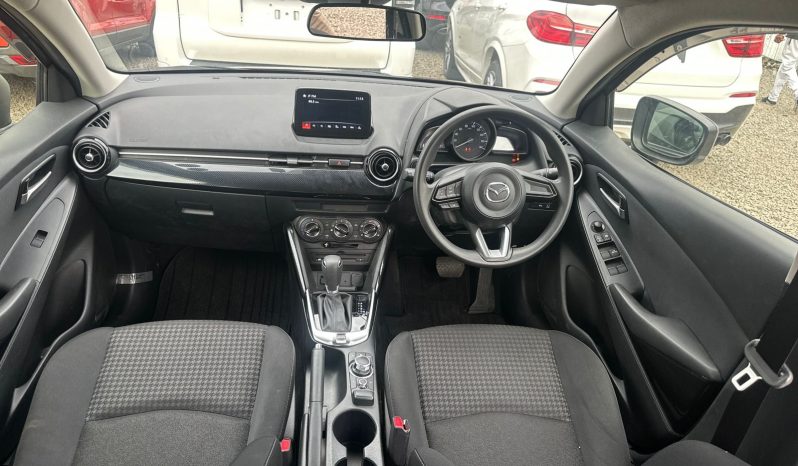 
								Mazda Demio full									