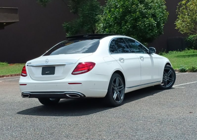 
								Mercedes Benz E200 Eqboost full									