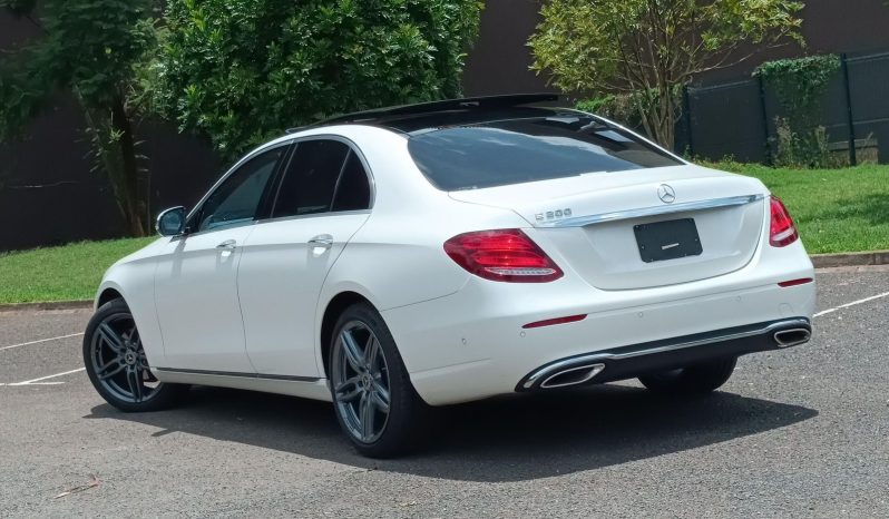 
								Mercedes Benz E200 Eqboost full									