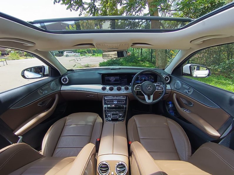 
								Mercedes Benz E200 Eqboost full									