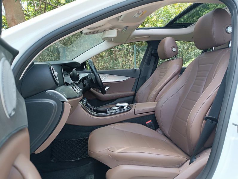 
								Mercedes Benz E200 Eqboost full									