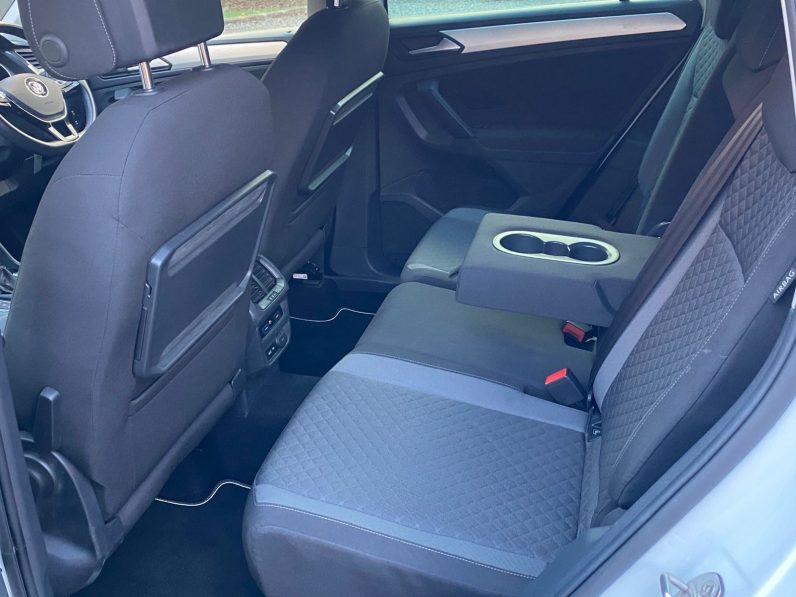 
								Volkswagen Tiguan full									