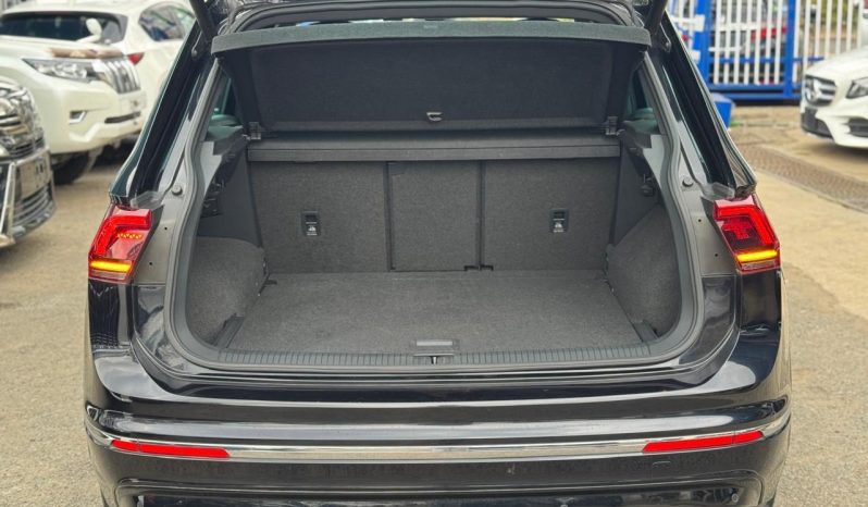 
								Volkswagen Tiguan R-line full									