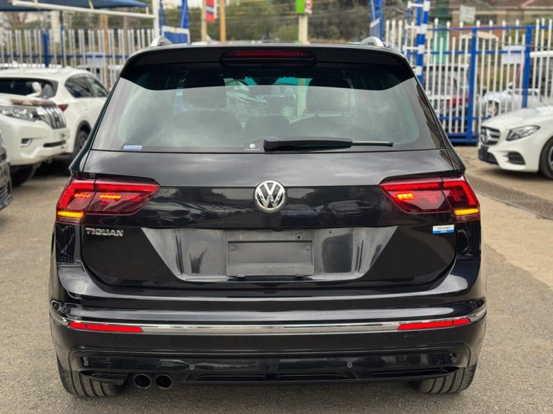 
								Volkswagen Tiguan R-line full									